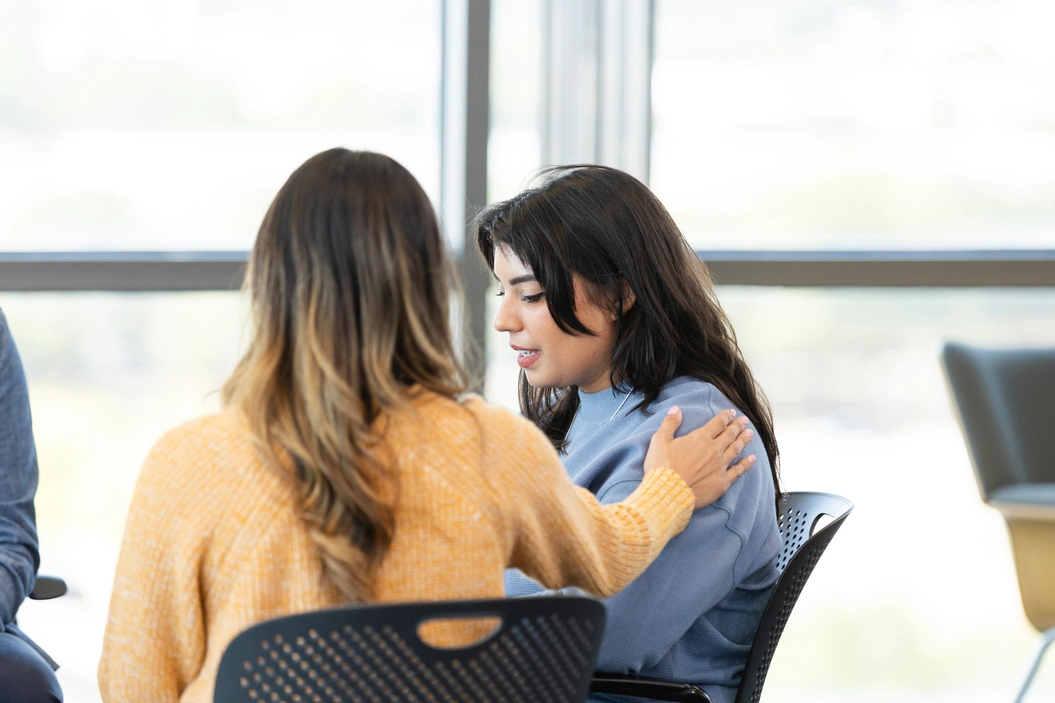 Supportive therapy conversation in a group setting